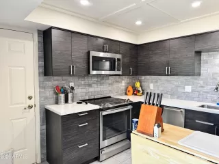 Photo #4: 7035779 Listing