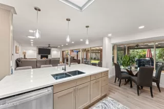 Photo #4: 7035783 Listing