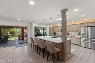 Photo #5: 7035783 Listing