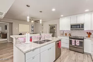 Photo #4: 7036065 Listing