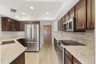 Photo #2: 7036086 Listing