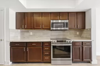 Photo #5: 7036086 Listing