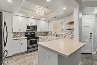Photo #5: 7036257 Listing 