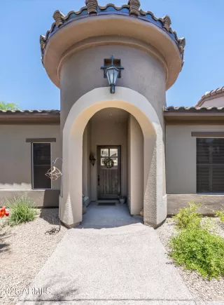 Photo #3: 7036329 Listing