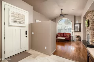 Photo #4: 7036329 Listing