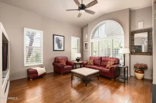 Photo #5: 7036329 Listing