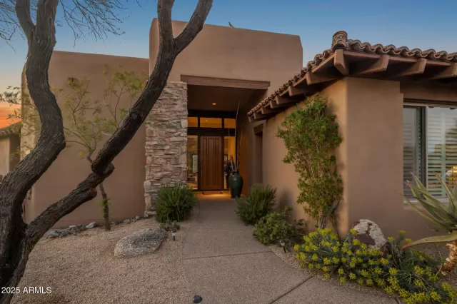 MLS: 7036534 Condo For Sale
