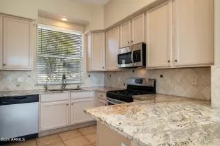 Photo #5: 7036651 Listing 