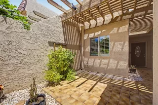 Photo #4: 7036683 Listing