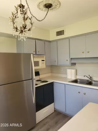 Photo #3: 7037189 Listing