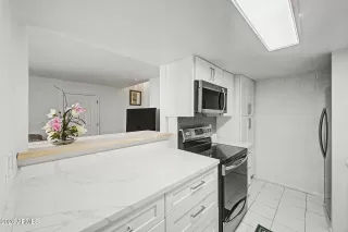 Photo #5: 7037552 Listing 