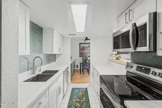 Photo #6: 7037552 Listing 