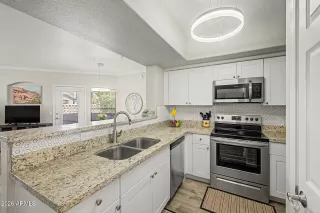 Photo #6: 7037737 Listing