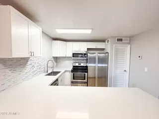 Photo #1: 7037893 Listing 