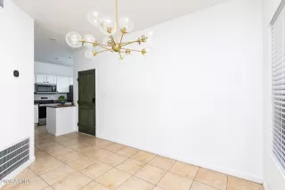 Photo #5: 7038098 Listing 