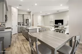 Photo #5: 7038539 Listing