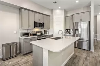 Photo #6: 7038539 Listing