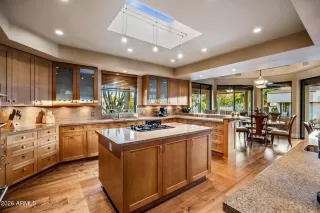 Photo #6: 7039070 Listing