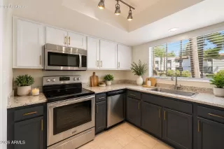Photo #6: 7039130 Listing