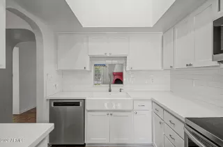 Photo #4: 7039144 Listing