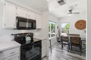 Photo #4: 7039330 Listing