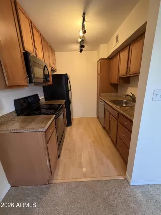 Photo #5: 7040704 Listing 
