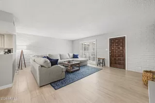 Photo #4: 7040759 Listing