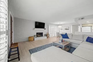 Photo #5: 7040759 Listing