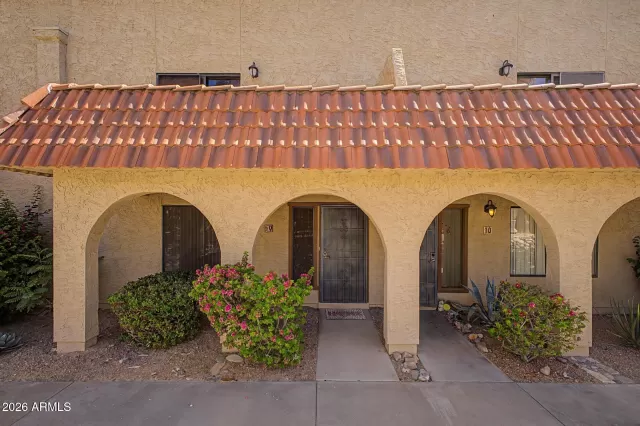 MLS: 7040976 Condo For Sale