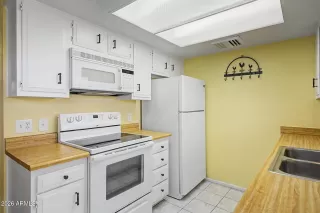 Photo #5: 7040976 Listing
