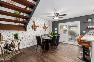 Photo #5: 7041117 Listing