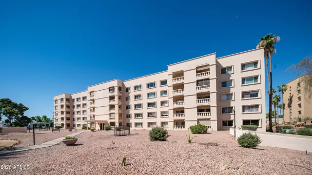 MLS: 7041147 Condo For Sale