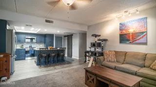 Photo #6: 7041147 Listing