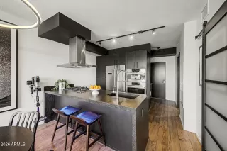 Photo #4: 7041176 Listing