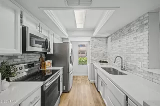 Photo #5: 7041675 Listing