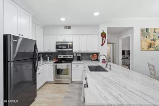 Photo #3: 7041679 Listing