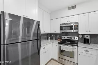 Photo #4: 7041679 Listing