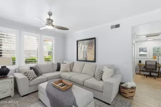 Photo #6: 7041679 Listing