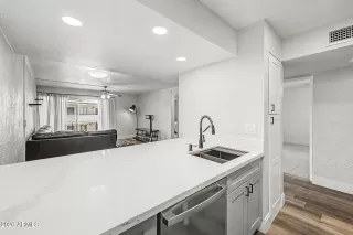 Photo #4: 7042991 Listing