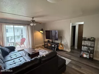 Photo #6: 7042991 Listing