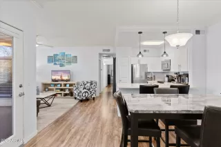 Photo #3: 7043308 Listing