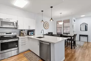 Photo #4: 7043308 Listing