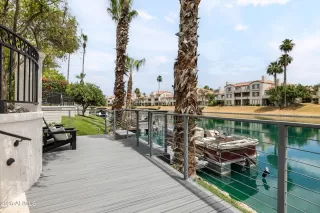 Photo #6: 7043434 Listing