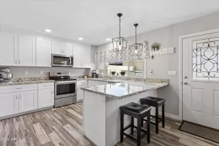 Photo #5: 7043560 Listing