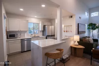 Photo #5: 7044158 Listing