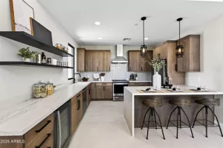 Photo #4: 7045454 Listing