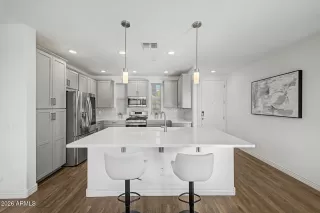 Photo #4: 7045653 Listing