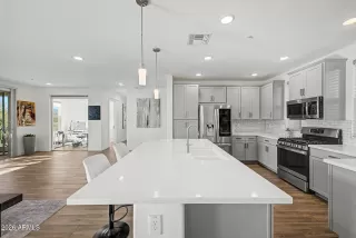 Photo #5: 7045653 Listing
