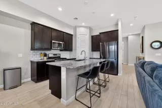 Photo #5: 7046376 Listing 