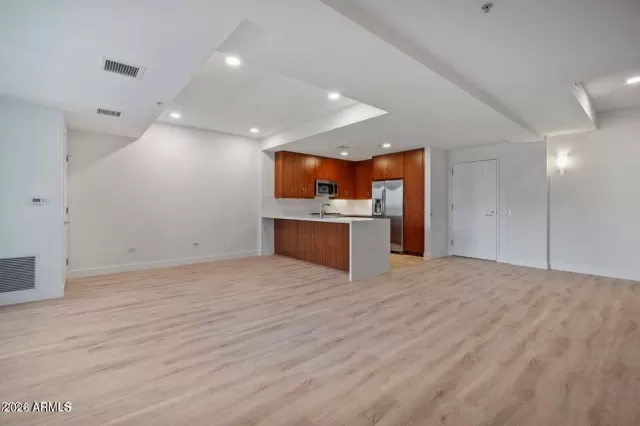 MLS: 7046797 Condo For Sale